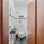 Krelax Baroque Living - 4 Bedrooms - 8 Guests - Balcony - Parking - Smart Tv - Near Train Station And Highway *