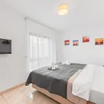 Krelax Baroque Living - 4 Bedrooms - 8 Guests - Balcony - Parking - Smart Tv - Near Train Station And Highway *
