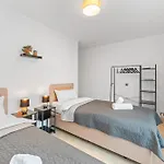Krelax Baroque Living - 4 Bedrooms - 8 Guests - Balcony - Parking - Smart Tv - Near Train Station And Highway *
