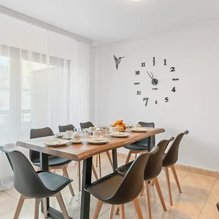 Apartamento Krelax Baroque Living - 4 Bedrooms - 8 Guests - Balcony - Parking - Smart Tv - Near Train Station And Highway