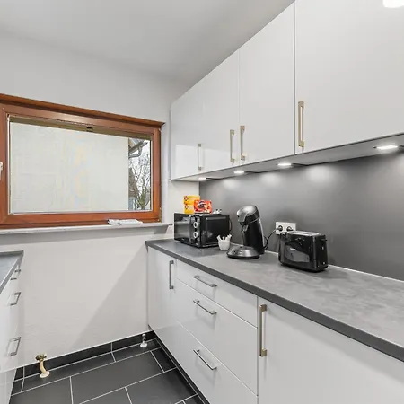 Krelax Baroque Living - 4 Bedrooms - 8 Guests - Balcony - Parking - Smart Tv - Near Train Station And Highway Apartment