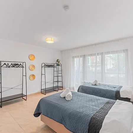 Krelax Baroque Living - 4 Bedrooms - 8 Guests - Balcony - Parking - Smart Tv - Near Train Station And Highway *