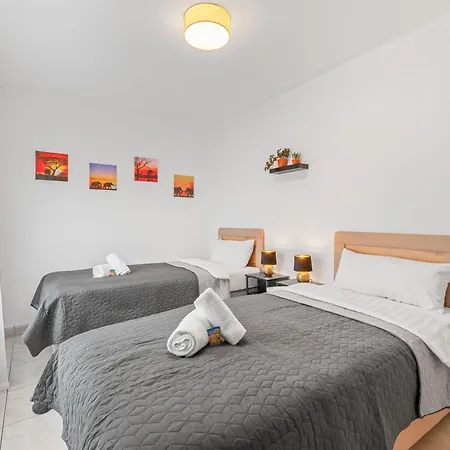 Krelax Baroque Living - 4 Bedrooms - 8 Guests - Balcony - Parking - Smart Tv - Near Train Station And Highway * Ludwigsburg