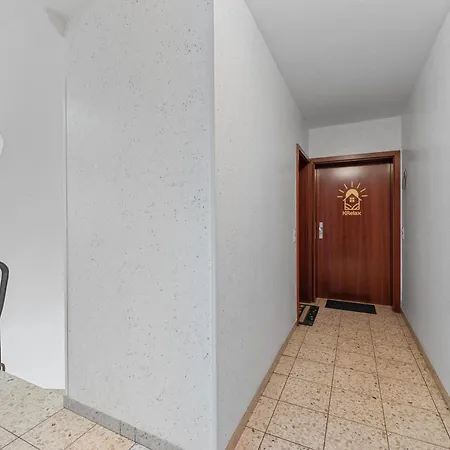 Krelax Baroque Living - 4 Bedrooms - 8 Guests - Balcony - Parking - Smart Tv - Near Train Station And Highway Appartement