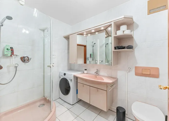 Krelax - - Modern For 8 People * 路德维希堡